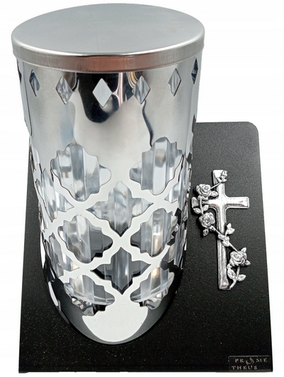 Solárny LED znicz s krížom - elegantné a bezpečné riešenie na pietne miesta